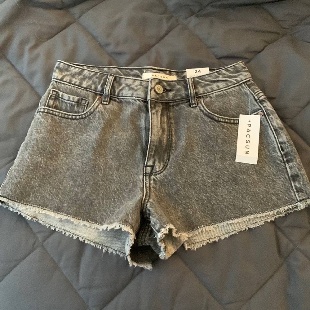 NWT high rise festival black raw hem pacsun shorts